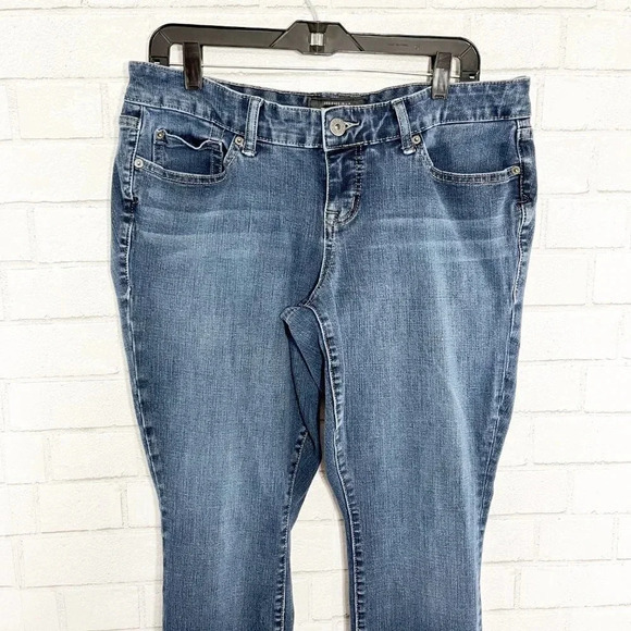 Torrid Medium Wash Mid Rise Skinny Jeans Women's Plus Size 14 Regular - Picture 2 of 8
